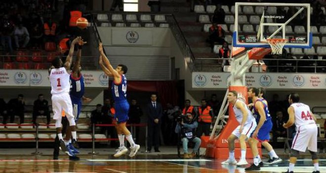 Gaziantep Basketbol-Anadolu Efes: 66-74