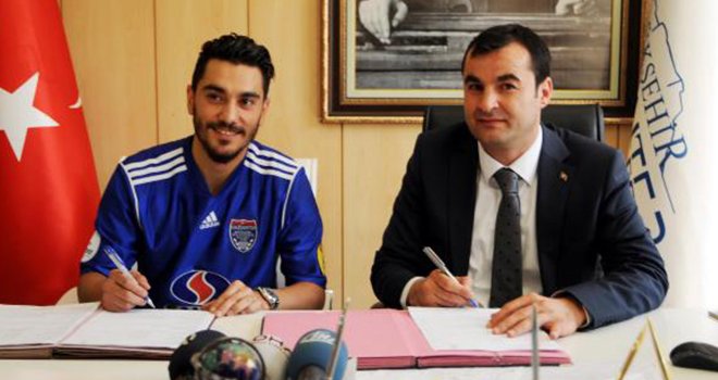 Gaziantep Büyükşehir Belediyespor'a Murat Yıldırım'dan imza