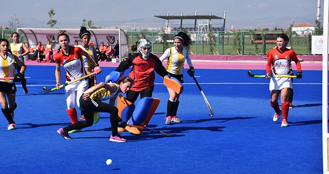 Gaziantep Polisgücü Kadın takımı gol olup rakip kalelere yağıyor