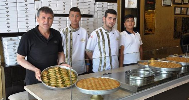 Gaziantepli baklavacıların bayram mesaisi başladı