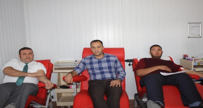 GAZİANTEPLİ ÜLKÜCÜLER KAN BAĞIŞINDA BULUŞTU