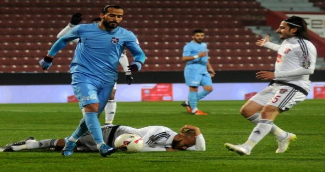 GAZİANTEPSPOR İKİNCİ YARIDA YIKILDI