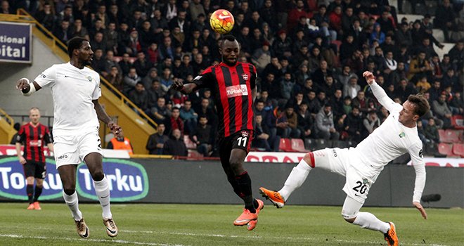 Gaziantepspor kendi evinde yenilmeye devam ediyor 0-1