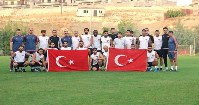 GAZİANTEPSPORLU FUTBOLCULAR TERÖRÜ KINADI