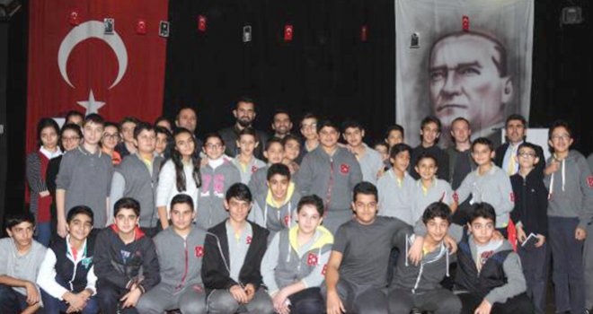 Gaziantepsporlu Futbolcular Öğrencilerle Buluştu