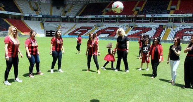 Gaziantep'te kadınlar, kötü tezahüratı sonlandırıp, tribünü renklendirecek