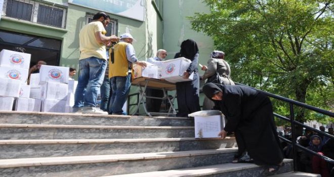 Gaziantep'te 1000 Suriyeli aileye yardım