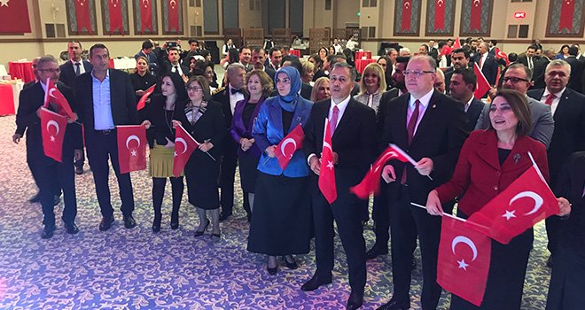 Gaziantep'te, '29 Ekim' resepsiyonu çoşkusu