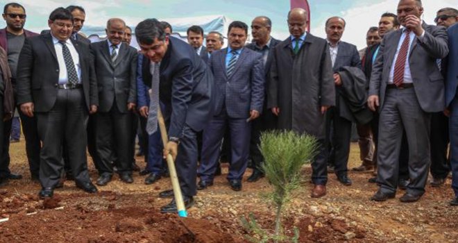 Gaziantep'te 3 bin fidan toprakla buluştu