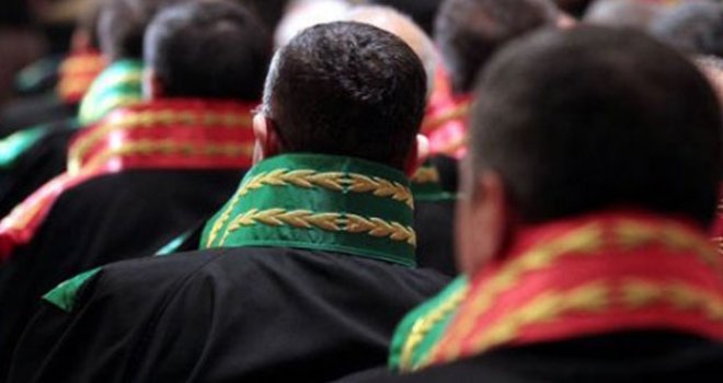 Gaziantep'te 4 hakim ve 1 savcıya gözaltı
