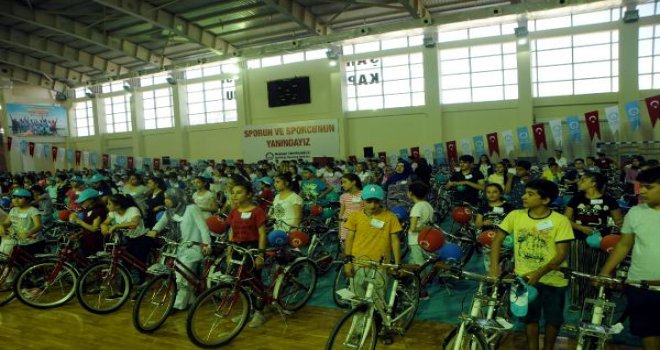 Gaziantep'te başarılı 3500 öğrenciye bisiklet