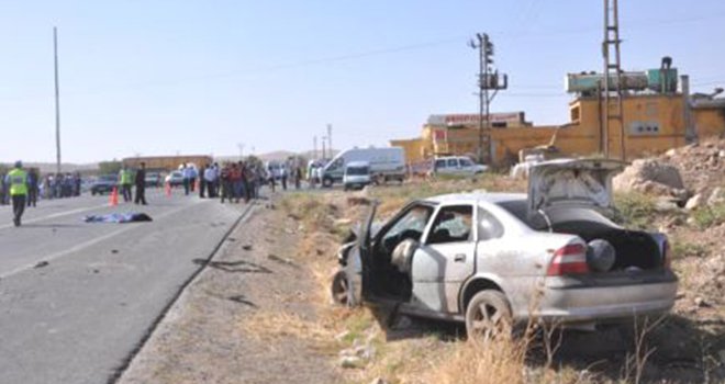 GAZİANTEP'TE BAYRAM KAZASI 3 ÖLÜ 4 YARALI