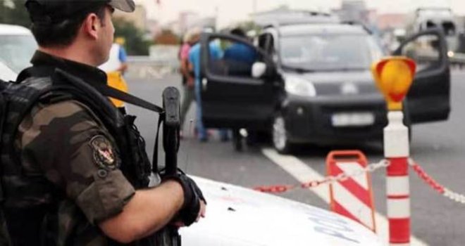 Gaziantep'te bomba yüklü araç ihbarı polisi harekete geçirdi