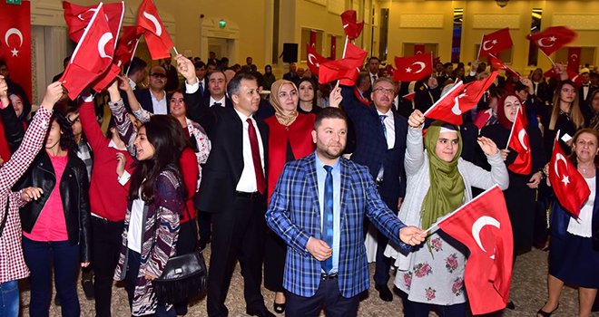 Gaziantep'te Cumhuriyet balosu göz kamaştırdı