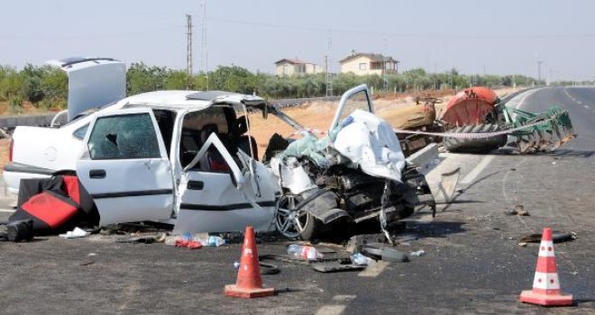 Gaziantep'te düğün yolunda kaza: 1 ölü, 4 yaralı