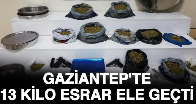 Gaziantep'te esrar ile 2 ruhsatsız tabanca ele geçirildi