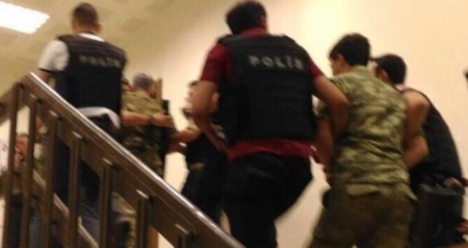 Gaziantep'te FETÖ Operasyonu: 21 gözaltı, 3 firari
