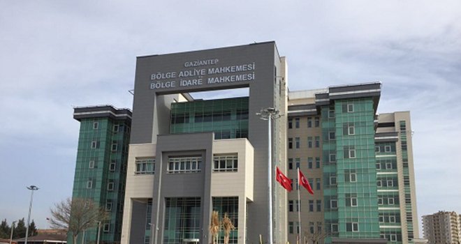 Gaziantep'te FETÖ'den tutuklanan öğretmenler hakim karşısında