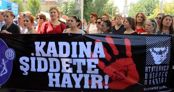 Gaziantep'te kadınlardan şiddete tepki
