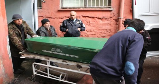 Gaziantep'te kamyonetin çarptığı 8 çocuk annesi öldü