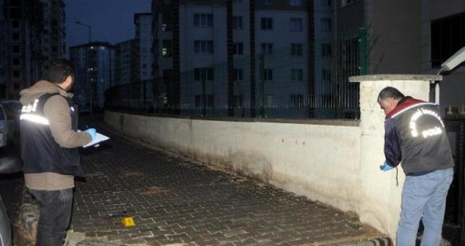 Gaziantep'te komşu kavgasında kan aktı! bıçakla delik deşik etti...