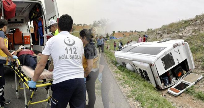 Gaziantep'te minibüs devrildi: 7 yaralı