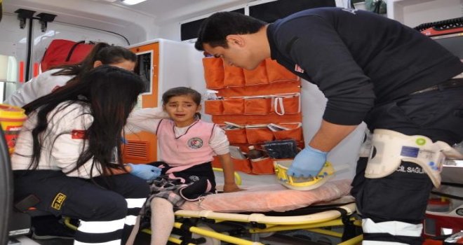 Gaziantep'te Motosikletin Çarptığı Öğrenci Yaralandı