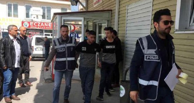 Gaziantep'te oto fareleri faka bastı