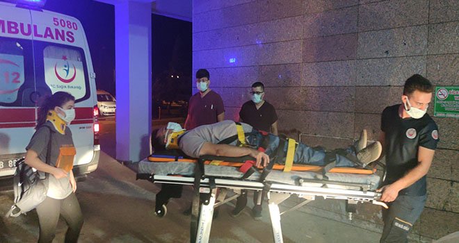 Gaziantep’te otomobil ile kamyonet çarpıştı: 5 yaralı