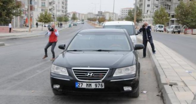 Gaziantep'te Polisten kaçan otomobil, bomba paniğine neden oldu