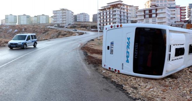 Gaziantep'te PTT servisi devrildi: 6 yaralı