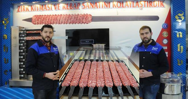 Gaziantep'te şişe kıymayı desenli saplayan makine üretildi