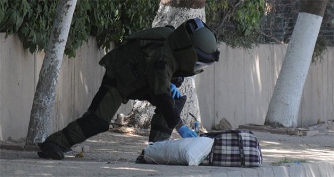 Gaziantep'te şüpheli çanta, bomba imha uzmanları olay yerinde