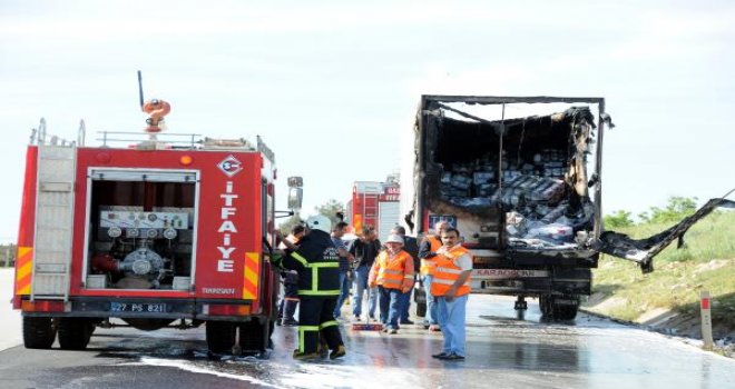 Gaziantep'te TIR'da çıkan yangın korkuttu