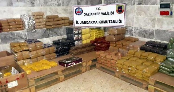 Gaziantep'te tonlarca sahte ve kaçak gıda ele geçti