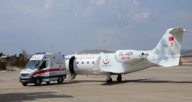 Gaziantep'te uçak ambulans minik Burak için havalandı