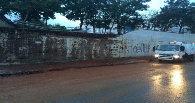 Gaziantep'te yağmurdan yıkılan okul duvarı onarıldı