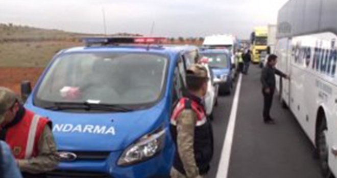 Gaziantep'te yolcu minibüsü devrildi: 5 Yaralı