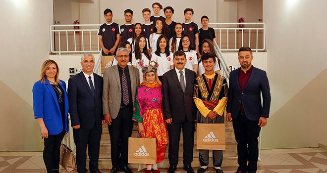 Gaziantep'ten Halk Oyunları'nda Türkiye derecesi