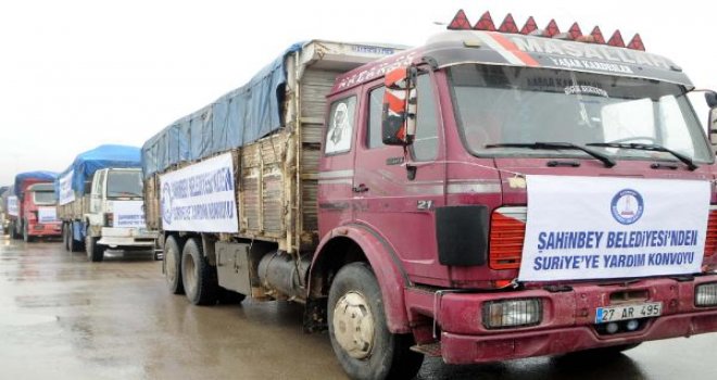 Gaziantep'ten, Suriye'ye 5 kamyon yardım