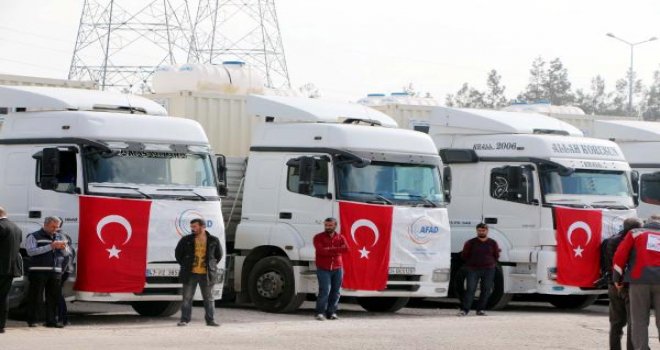Gaziantep'tep Musul'a 108 TIR insani yardım malzemesi