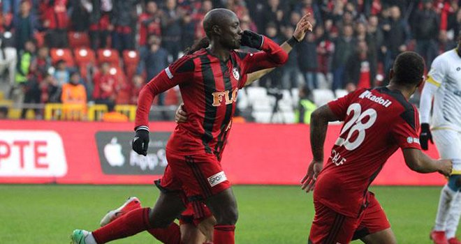 Gazişehir yenilmezlik serisini sürdürdü