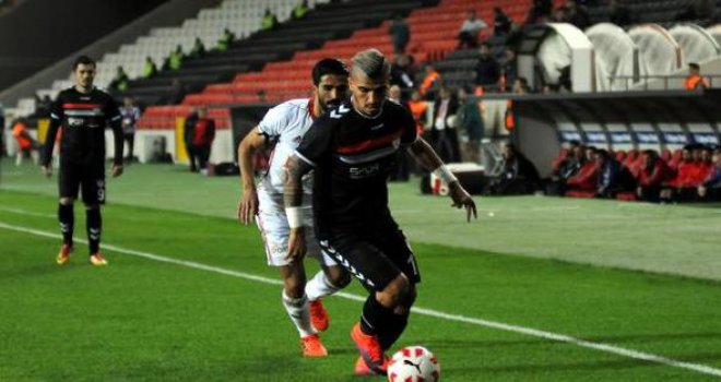 Gazişehirin galibiyet sevinci 2-0