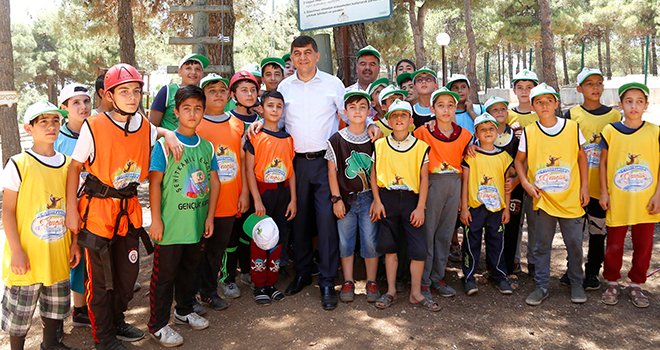 Gençlik kampı, binlerce öğrenciyi misafir ediyor
