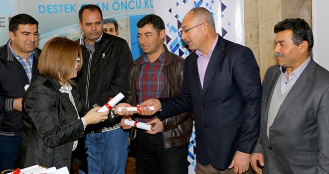 GİRİŞİMCİ ADAYLARI SERTİFİKALARINI ALDI