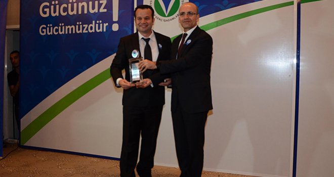 GİRİŞİMCİ GENÇLER ÖDÜLLENDİRİLDİ