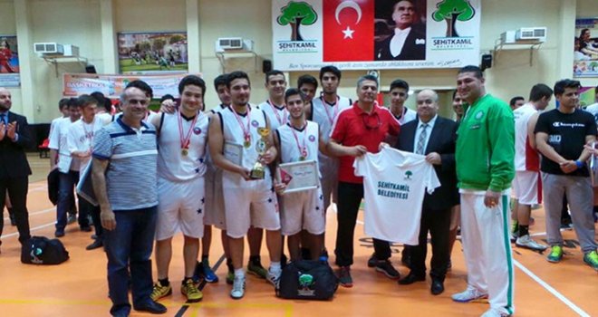 GKV Spor Kulübü Genç Erkek Basketbol Bahra Kupası Şampiyonu