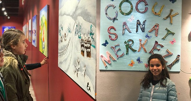 GKV’li minikler görme engelli ressamın dünyasını keşfetti