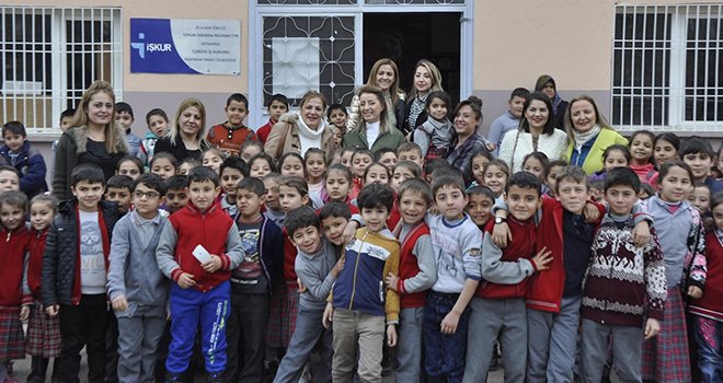 GKV'lilerden Yeşildere'de öğrencilere ziyaret