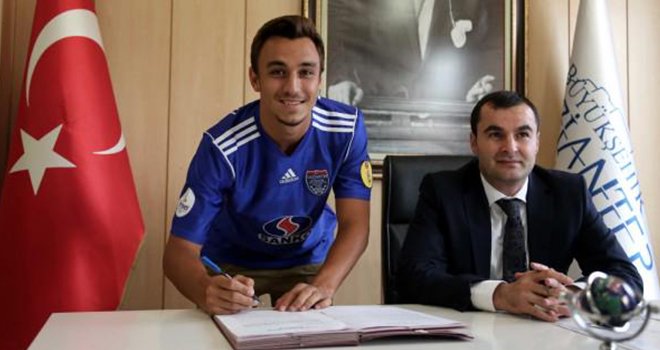 Gökhan Sazdağı, Büyükşehir'e imzayı attı